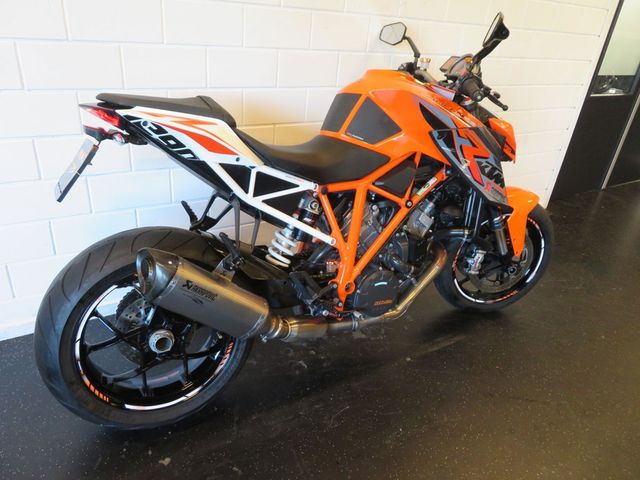 ktm - 1290-super-duke-r