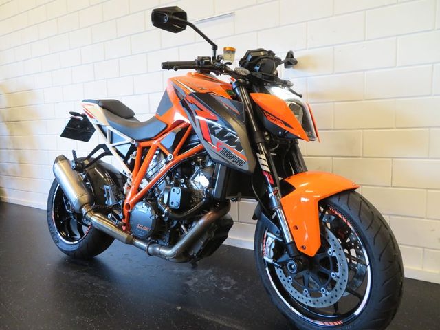 ktm - 1290-super-duke-r