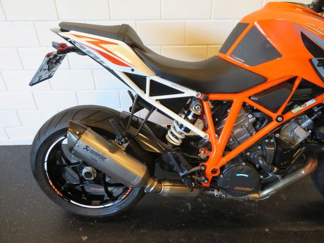 ktm - 1290-super-duke-r