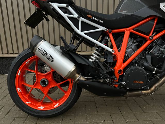 ktm - 1290-super-duke-r