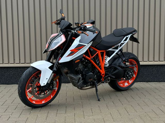 ktm - 1290-super-duke-r