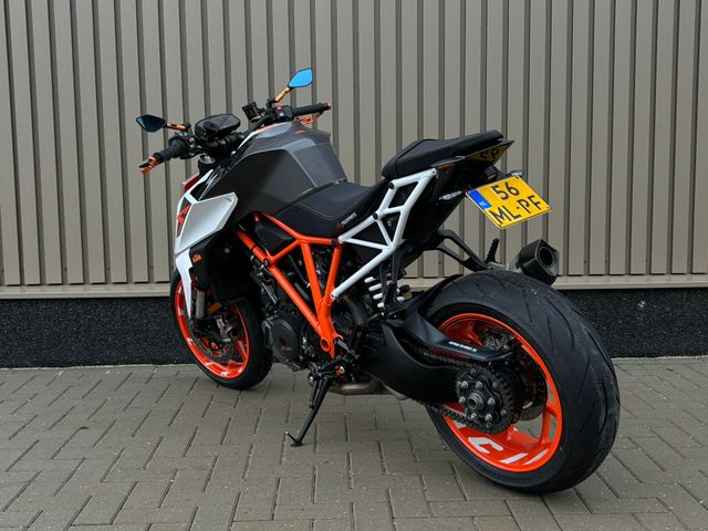 ktm - 1290-super-duke-r