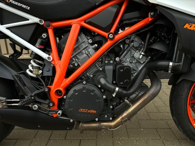 ktm - 1290-super-duke-r