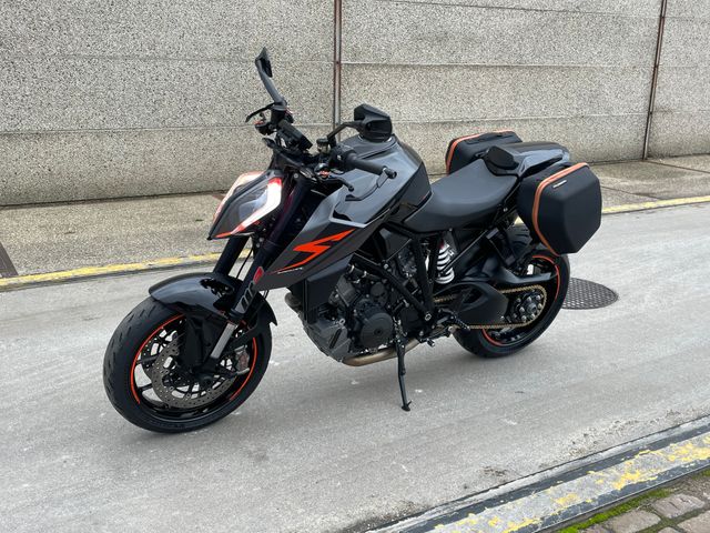 ktm - 1290-super-duke-r