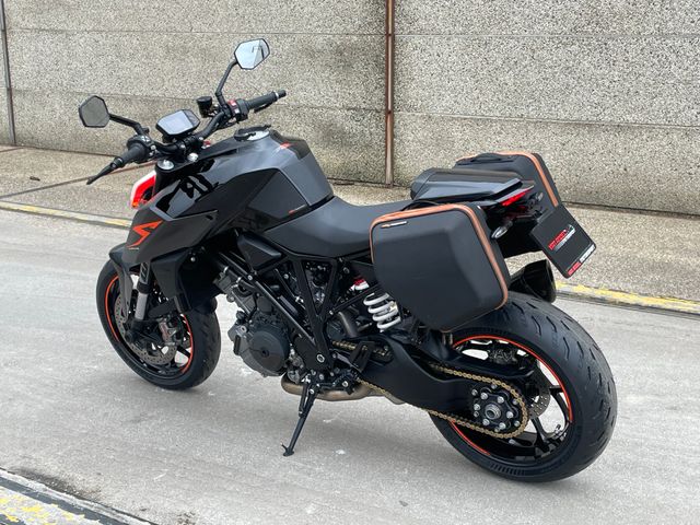 ktm - 1290-super-duke-r