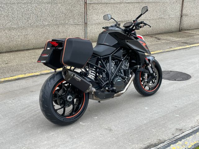 ktm - 1290-super-duke-r