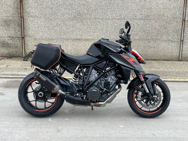 ktm - 1290-super-duke-r