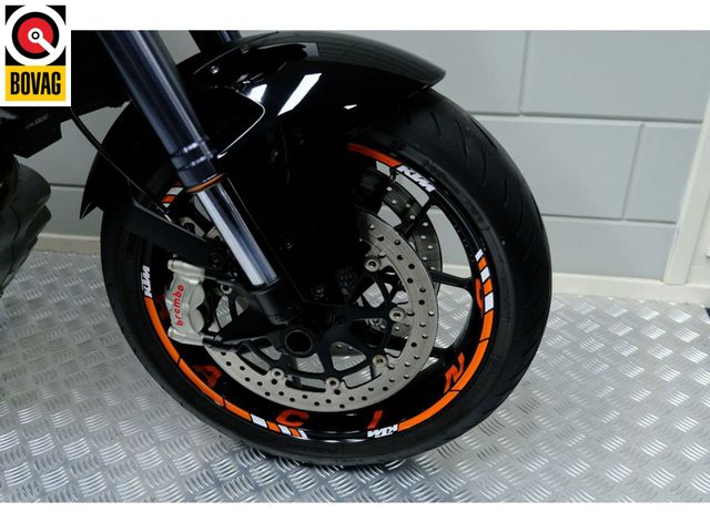 ktm - 1290-super-duke-r