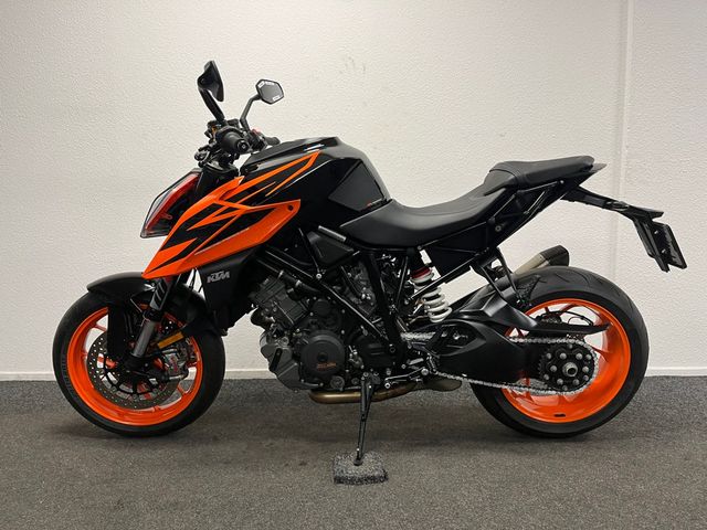 ktm - 1290-super-duke-r