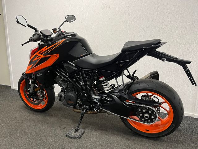 ktm - 1290-super-duke-r