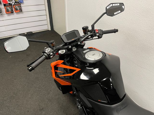 ktm - 1290-super-duke-r