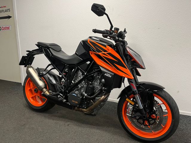 ktm - 1290-super-duke-r