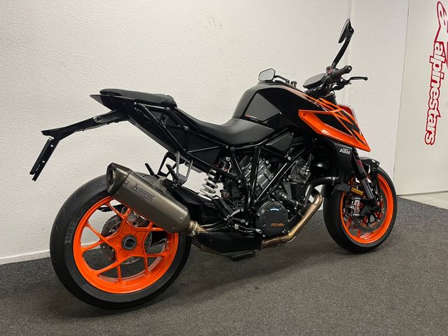 ktm - 1290-super-duke-r