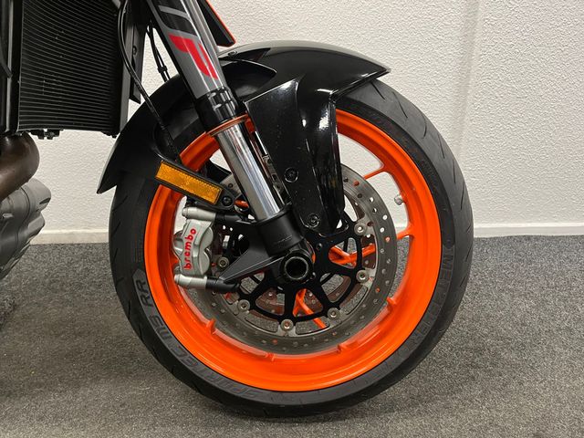 ktm - 1290-super-duke-r