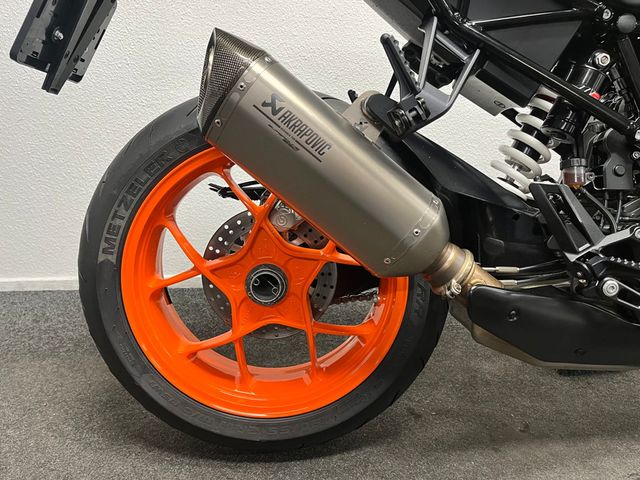 ktm - 1290-super-duke-r