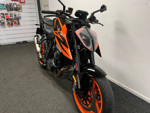 ktm - 1290-super-duke-r