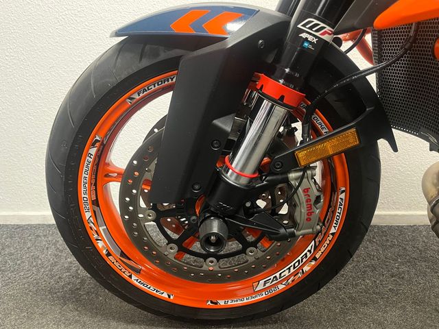 ktm - 1290-super-duke-r