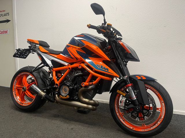 ktm - 1290-super-duke-r