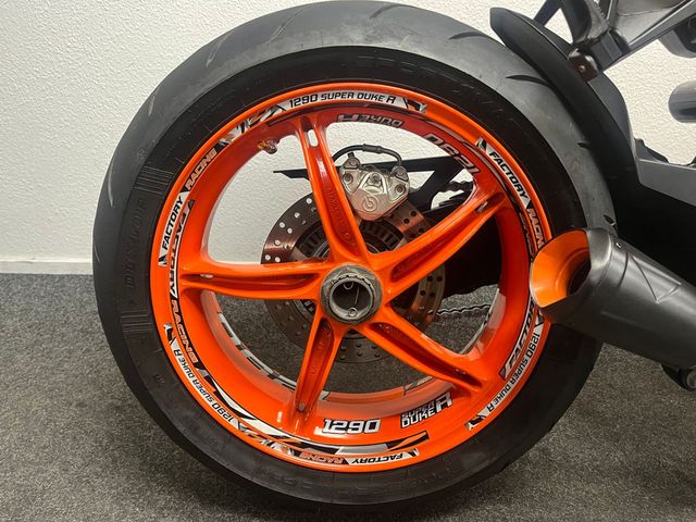 ktm - 1290-super-duke-r