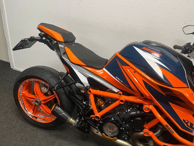 ktm - 1290-super-duke-r