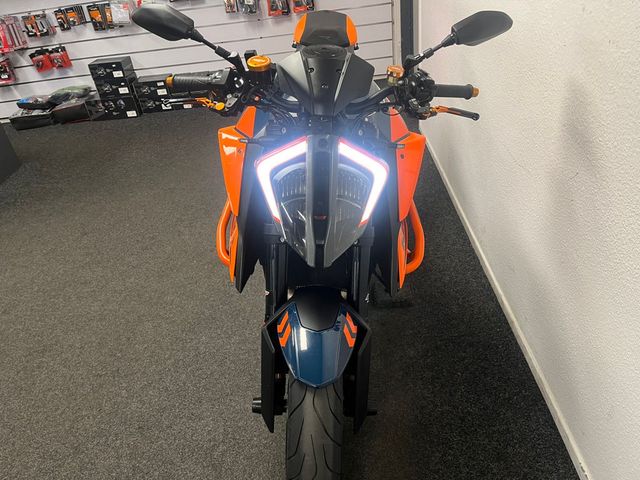 ktm - 1290-super-duke-r