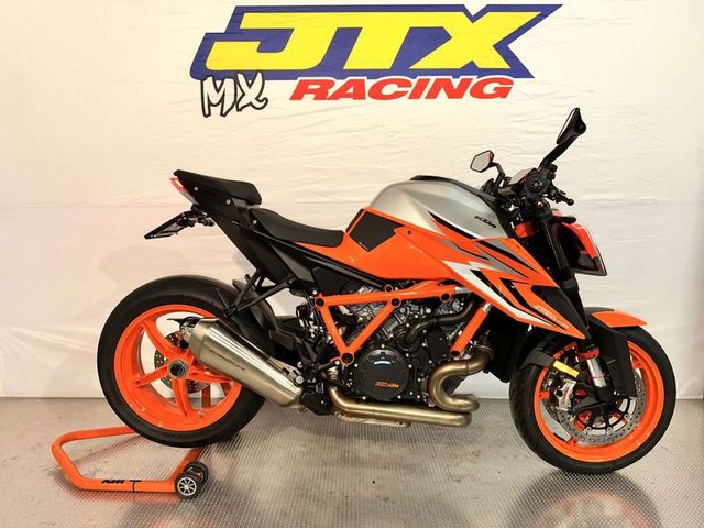 ktm - 1290-super-duke-r