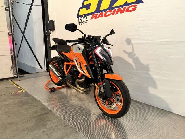 ktm - 1290-super-duke-r