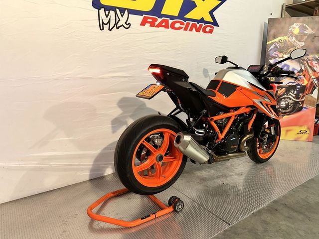 ktm - 1290-super-duke-r