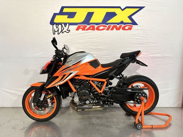 ktm - 1290-super-duke-r