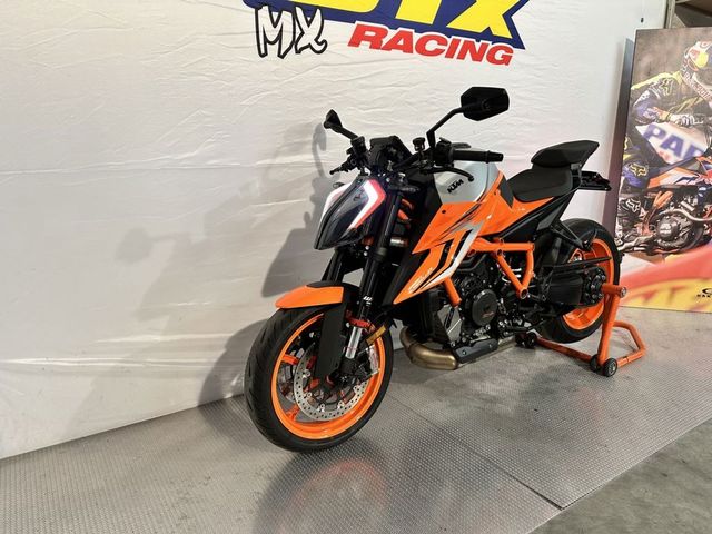 ktm - 1290-super-duke-r