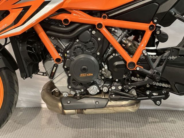 ktm - 1290-super-duke-r