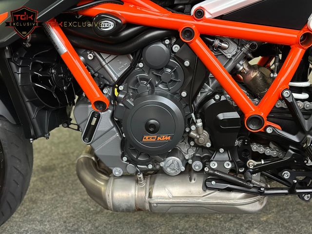 ktm - 1290-super-duke-r