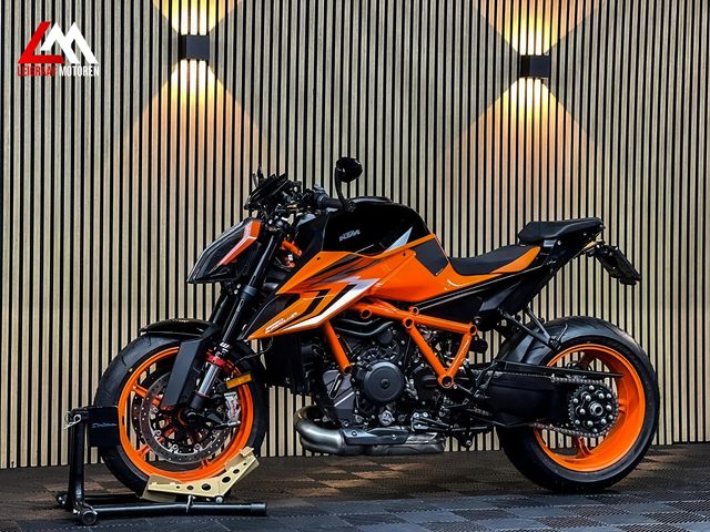 ktm - 1290-super-duke-r