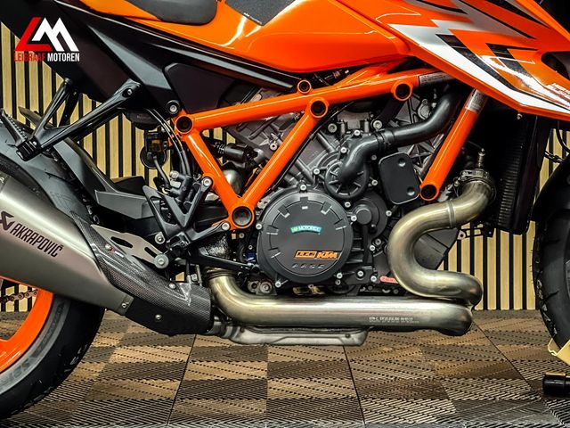 ktm - 1290-super-duke-r