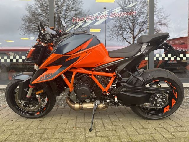 ktm - 1290-super-duke-r