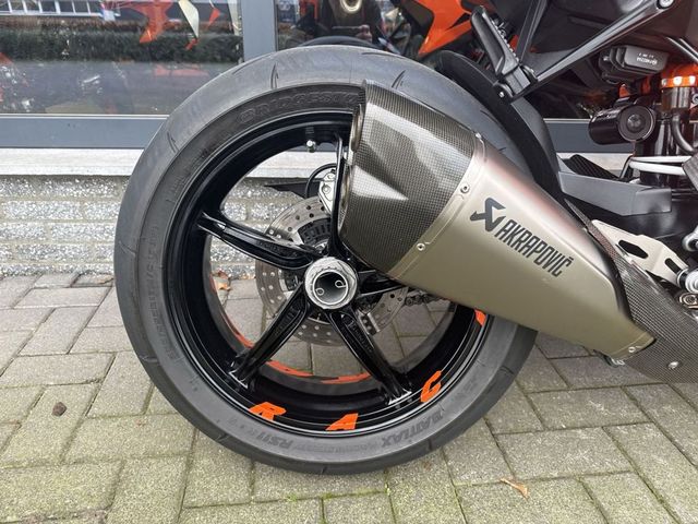 ktm - 1290-super-duke-r