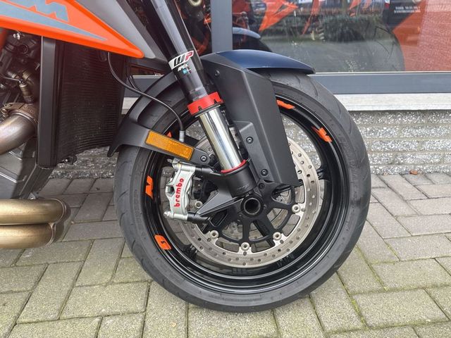 ktm - 1290-super-duke-r