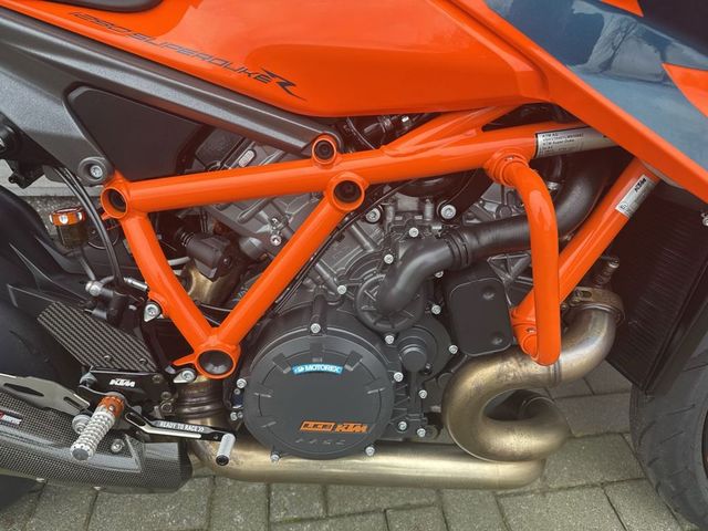 ktm - 1290-super-duke-r