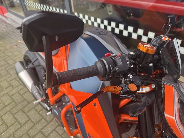 ktm - 1290-super-duke-r