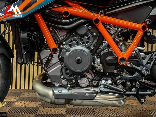 ktm - 1290-super-duke-r