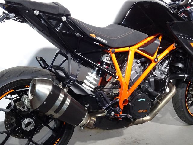 ktm - 1290-super-duke-r