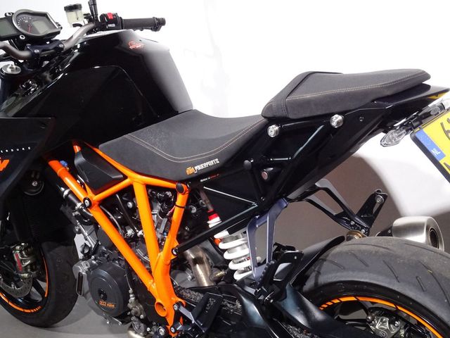 ktm - 1290-super-duke-r