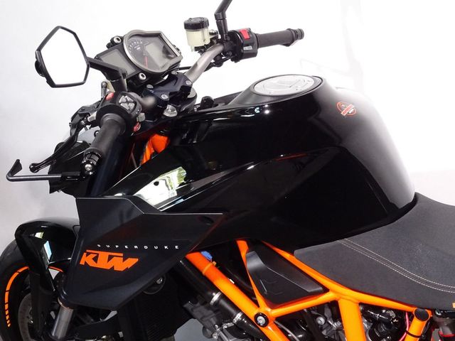 ktm - 1290-super-duke-r