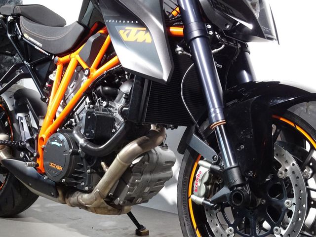 ktm - 1290-super-duke-r
