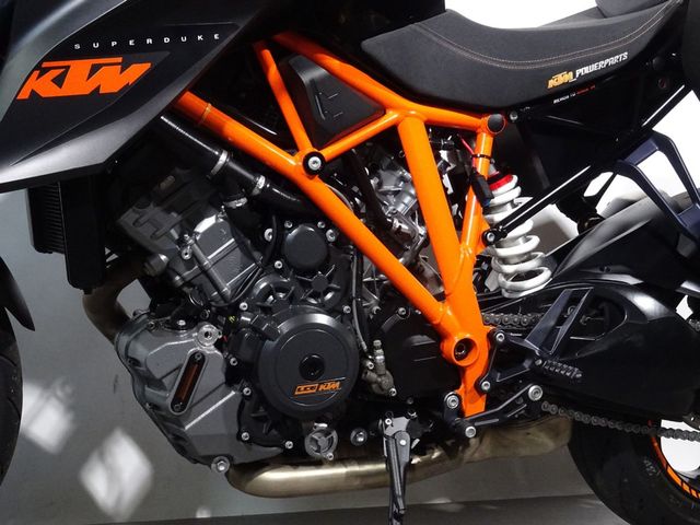 ktm - 1290-super-duke-r