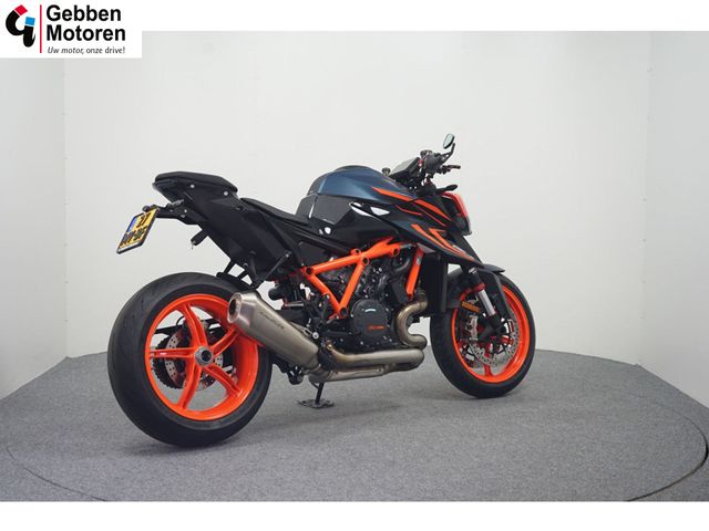 ktm - 1290-super-duke-r