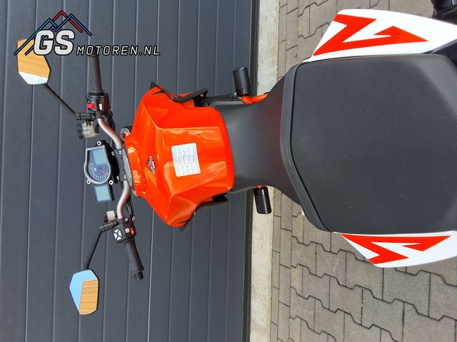 ktm - 1290-super-duke-r