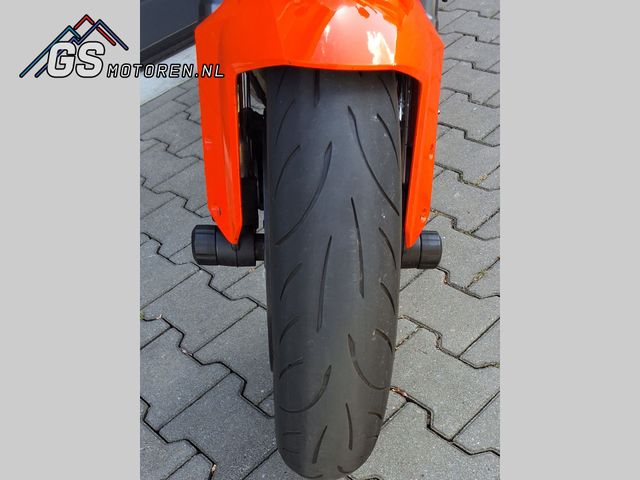 ktm - 1290-super-duke-r