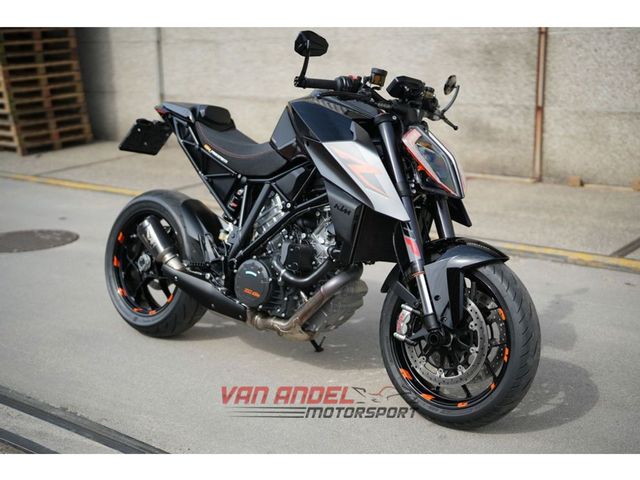 ktm - 1290-super-duke-r