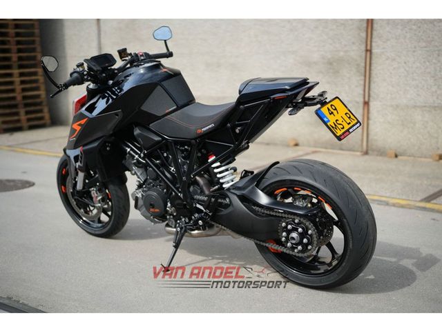 ktm - 1290-super-duke-r